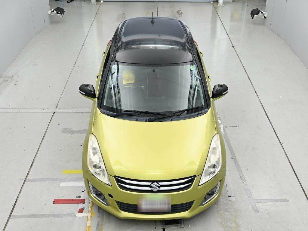 Suzuki Swift Hatchback Green #2