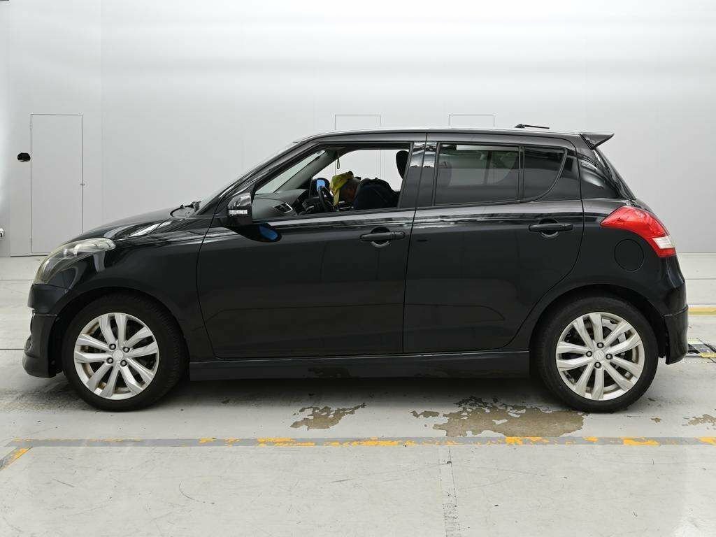 Suzuki Swift Hatchback Black #4