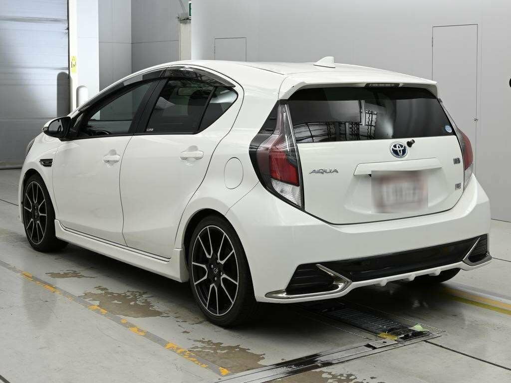 Toyota Aqua Hatchback  #6