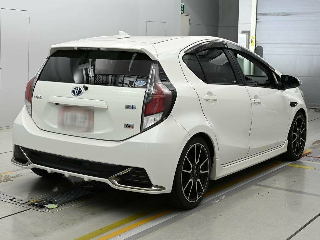 Toyota Aqua Hatchback  #4
