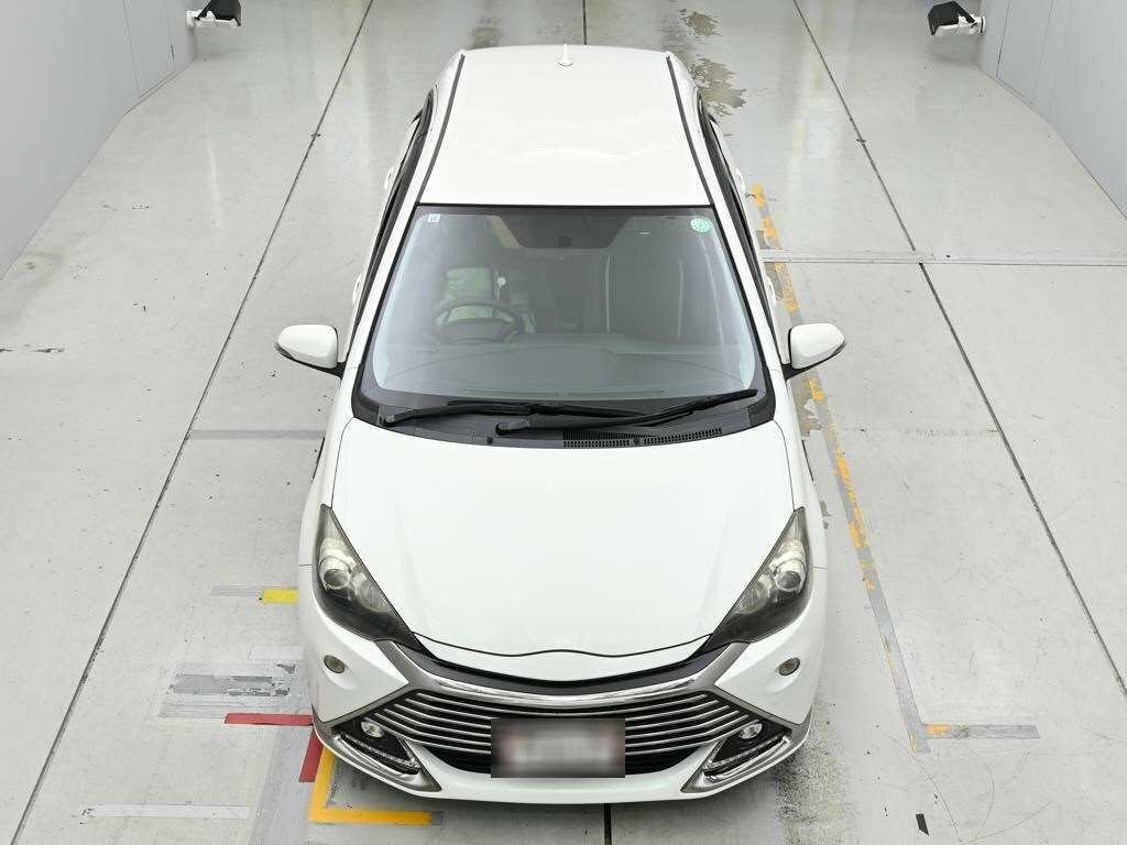Toyota Aqua Hatchback  #2
