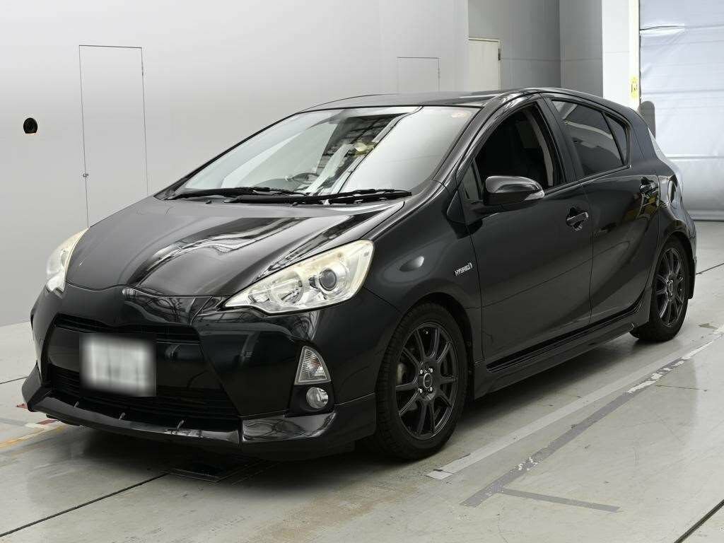 Toyota Aqua Hatchback Black #3