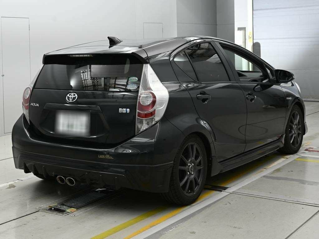 Toyota Aqua Hatchback Black #4