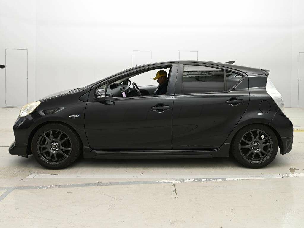 Toyota Aqua Hatchback Black #6
