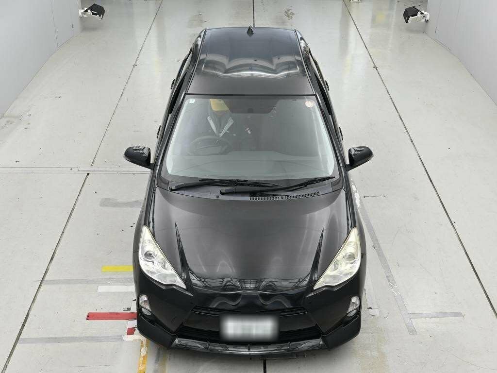 Toyota Aqua Hatchback Black #2
