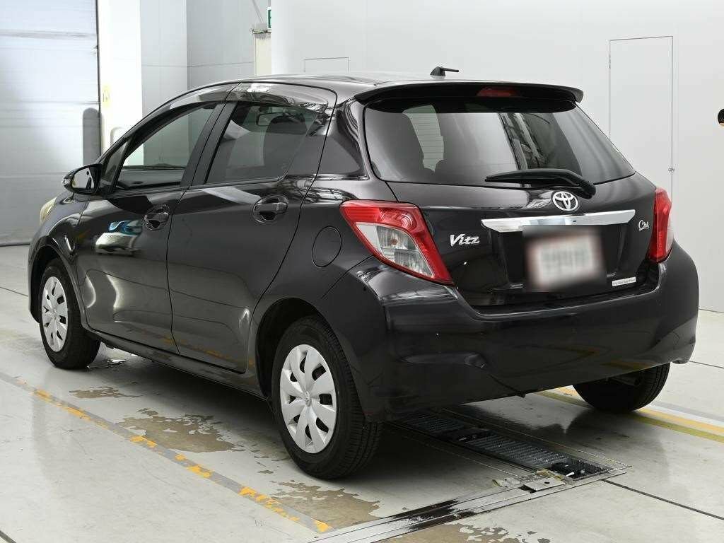 Toyota Vitz Hatchback Purple #6