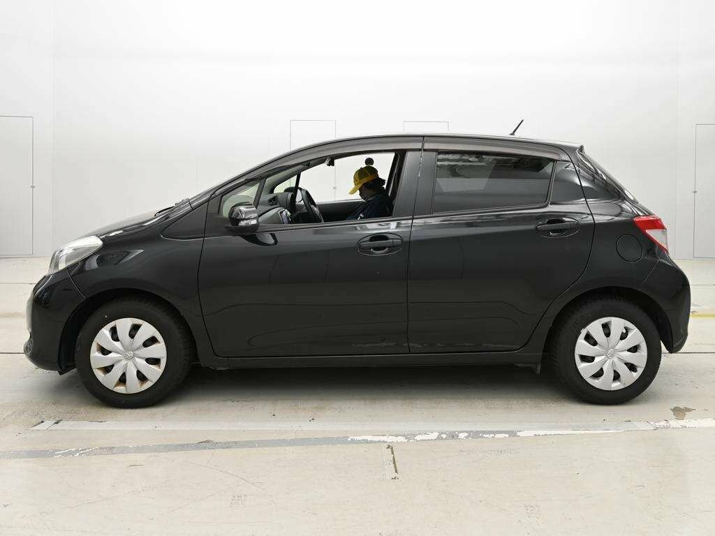 Toyota Vitz Hatchback Black #6
