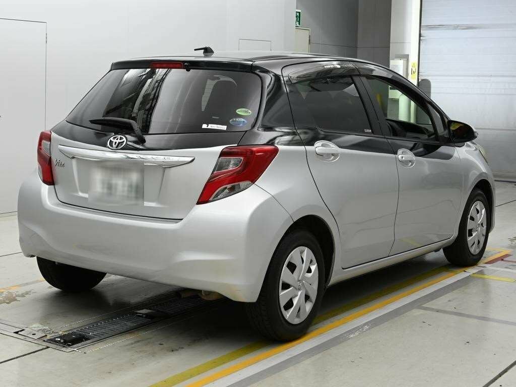 Toyota Vitz Hatchback Silver #4