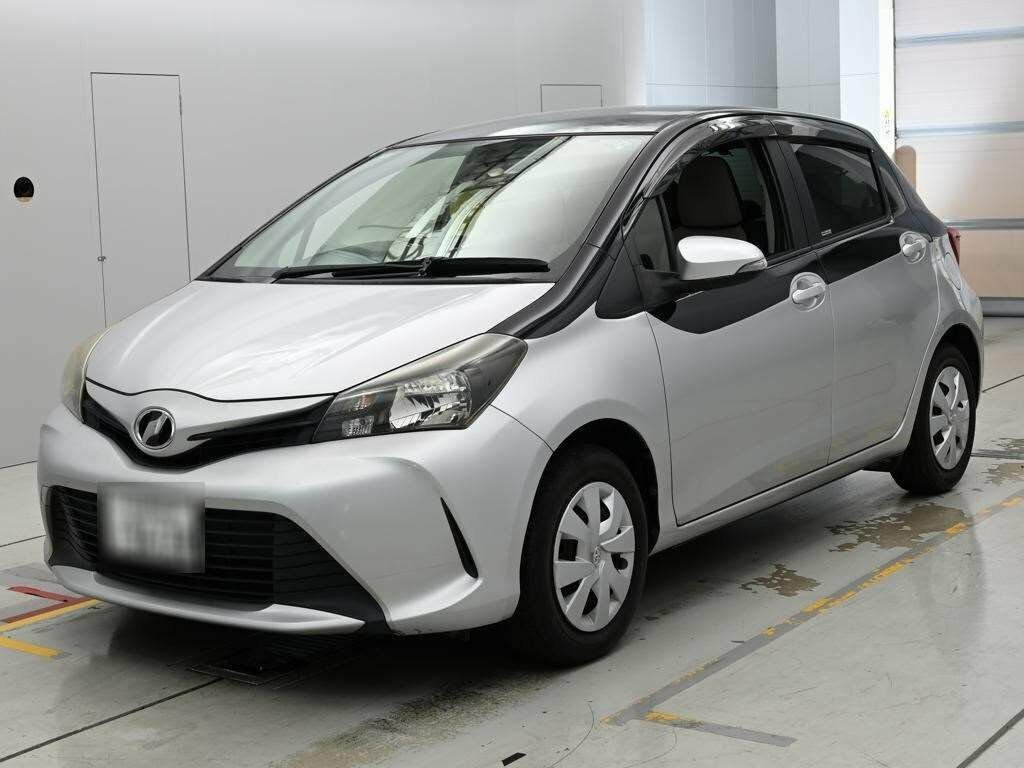 Toyota Vitz Hatchback Silver #3