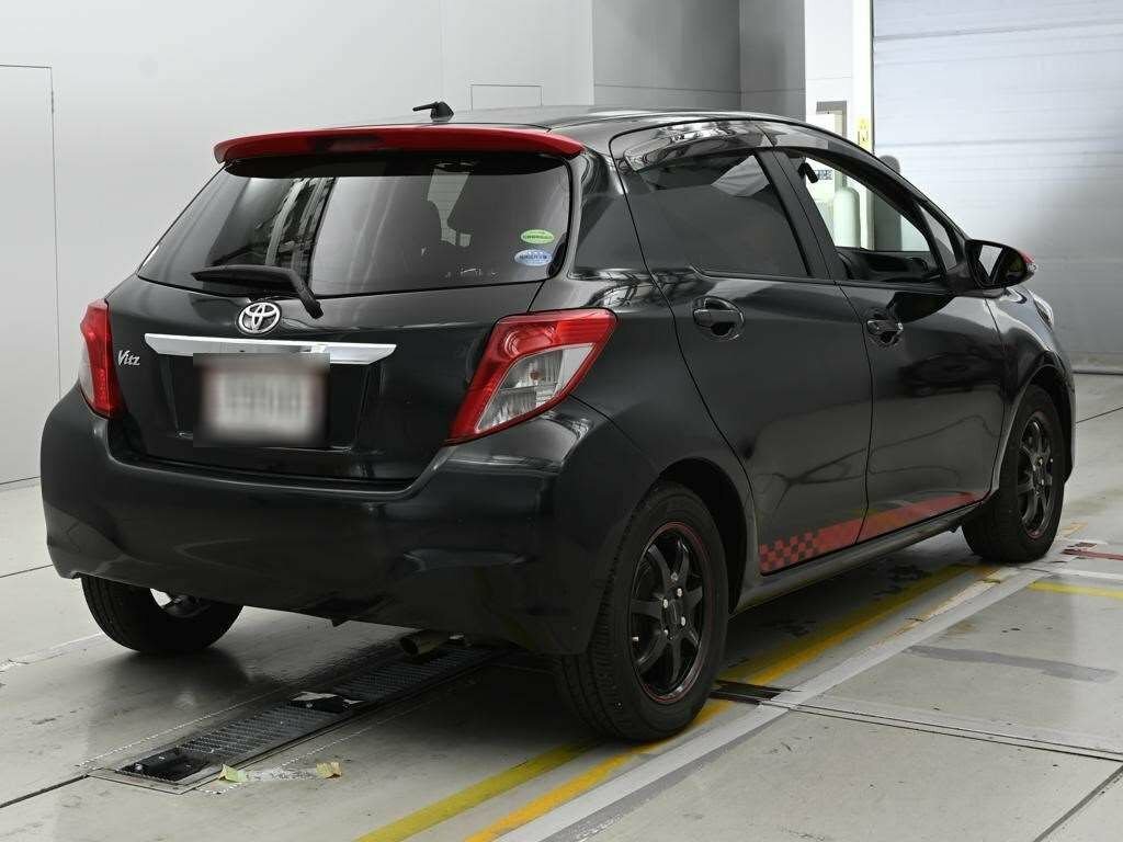 Toyota Vitz 1.0 Icon Hatchback 2011 - 2015 Silver #3
