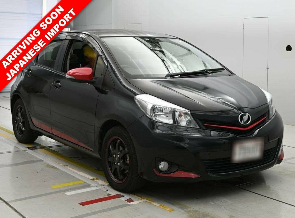 Toyota Vitz 1.0 Icon Hatchback 2011 - 2015 Silver #1