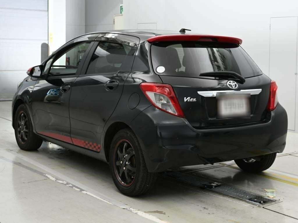 Toyota Vitz 1.0 Icon Hatchback 2011 - 2015 Silver #6