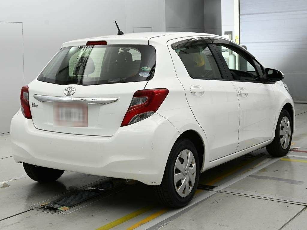 Toyota Vitz Hatchback White #4