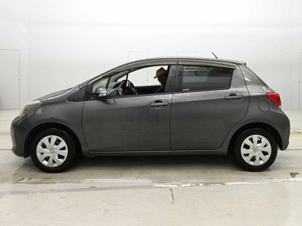 Toyota Vitz Hatchback Grey #5