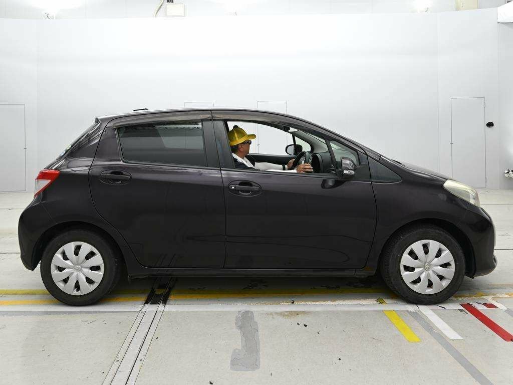 Toyota Vitz Hatchback Black #5