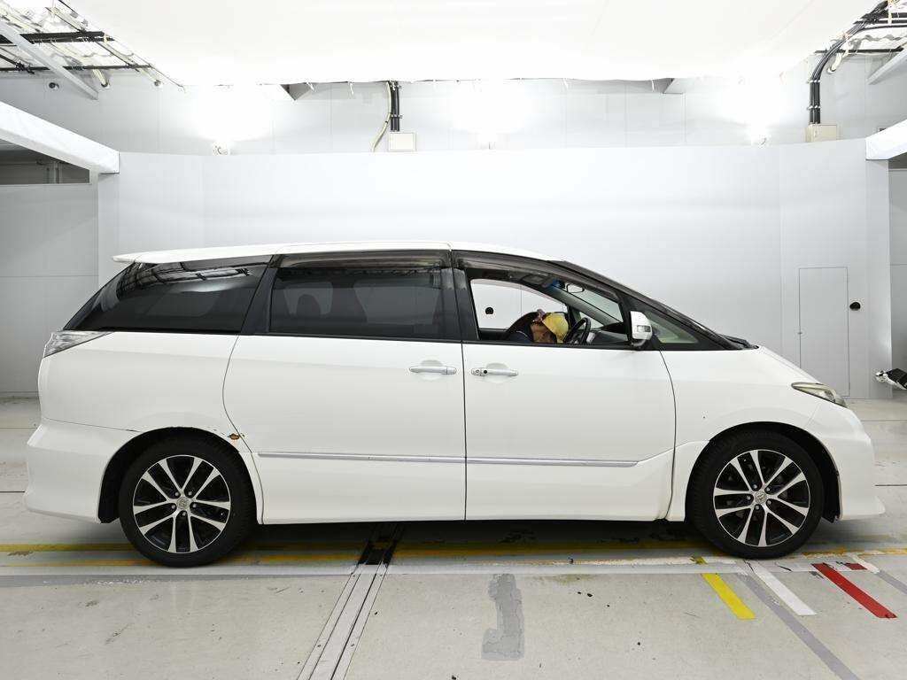 Toyota Estima Mpv White #5