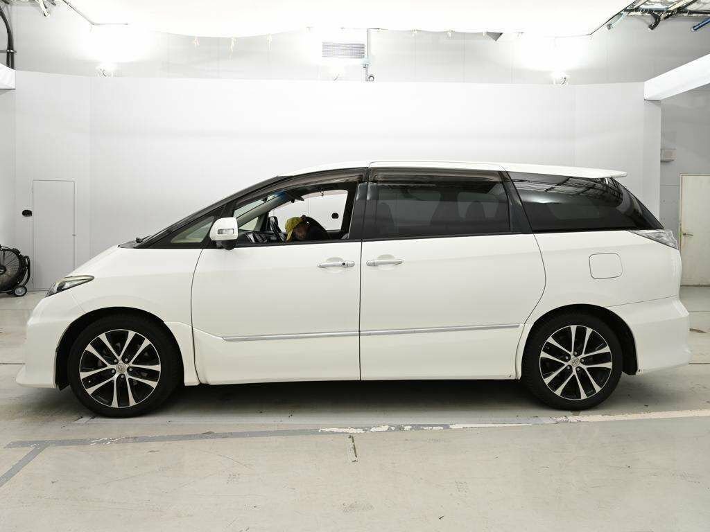 Toyota Estima Mpv White #6
