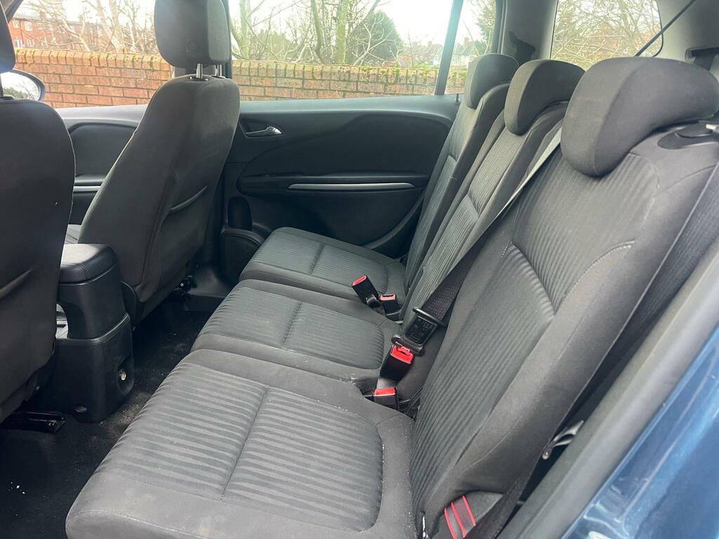 Vauxhall Zafira Tourer Se White #18