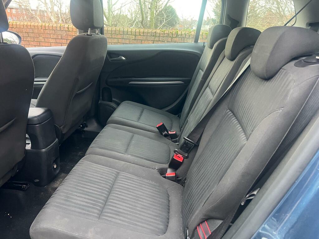 Vauxhall Zafira Tourer Se White #19