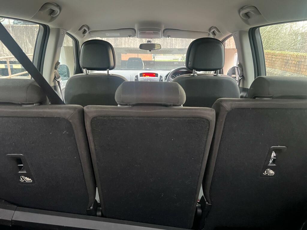 Vauxhall Zafira Tourer Se White #15