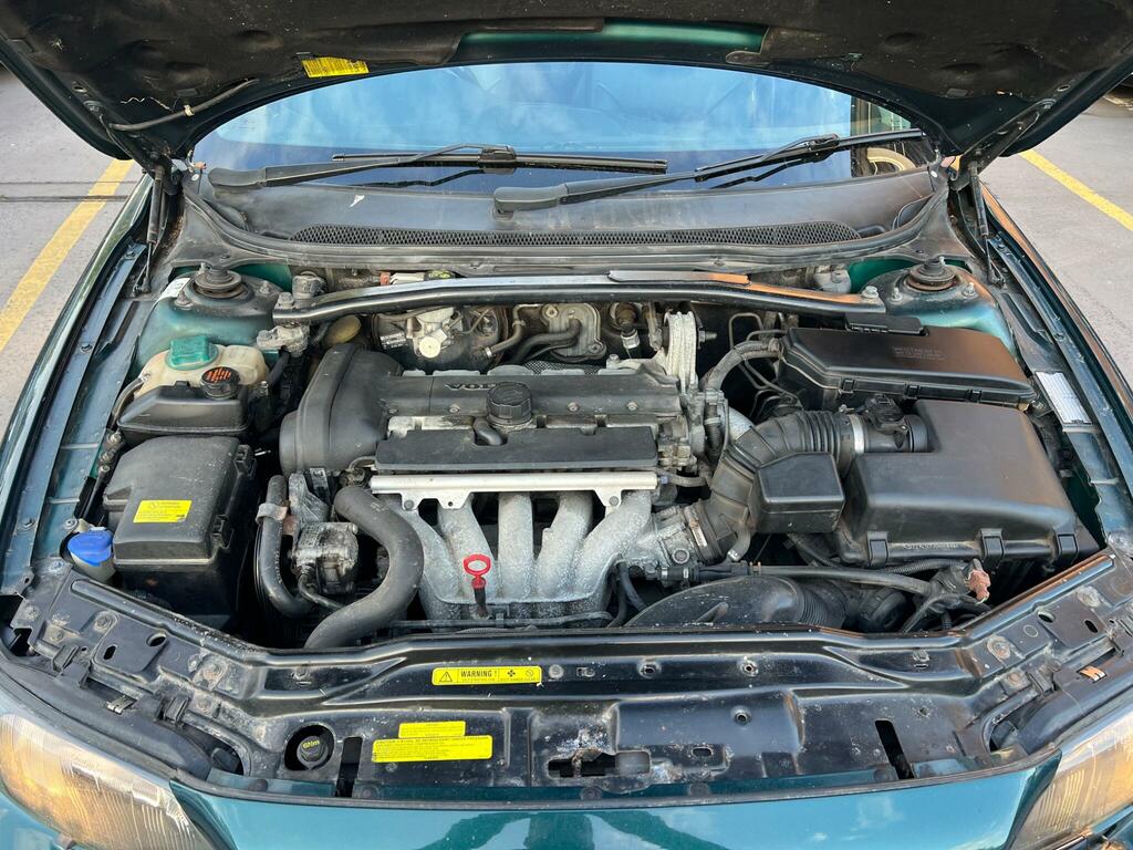 Volvo V70 2.4I 170 Bhp Se Estate Silver #21