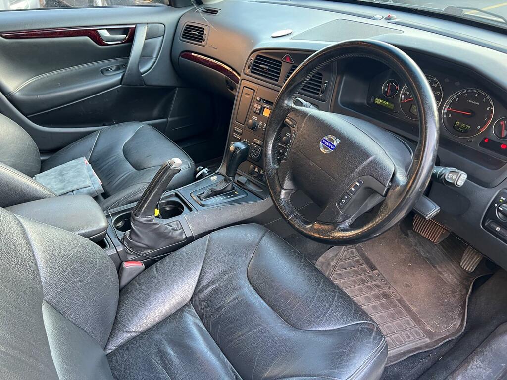 Volvo V70 2.4I 170 Bhp Se Estate Silver #14