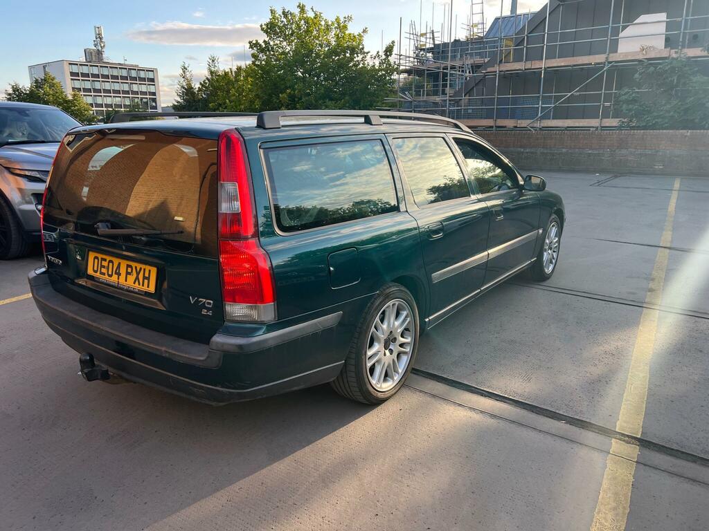 Volvo V70 2.4I 170 Bhp Se Estate Silver #9