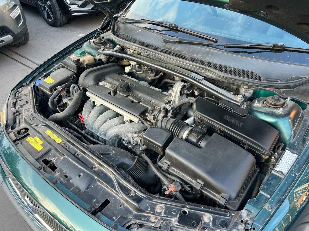 Volvo V70 2.4I 170 Bhp Se Estate Silver #23
