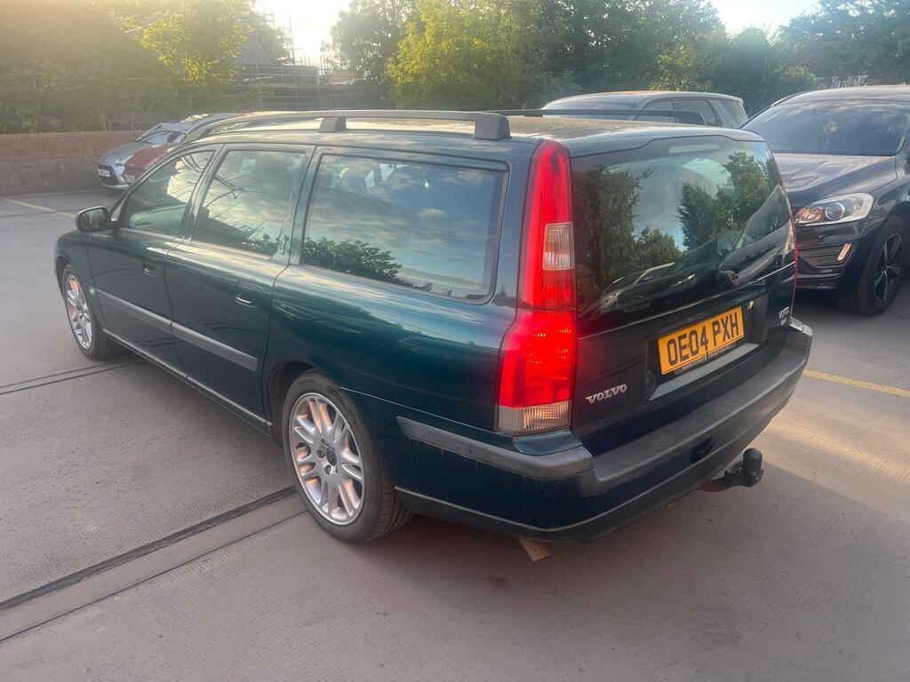 Volvo V70 2.4 Se Green #4