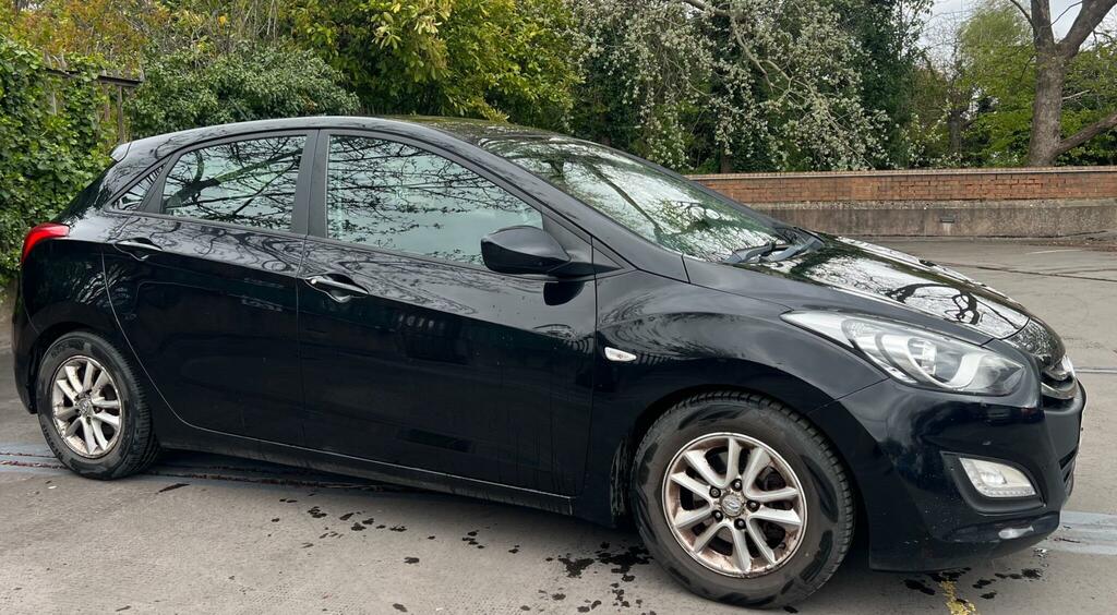 Hyundai I30 1.6 Crdi Blue Drive Active Euro 5 Ss Black #2
