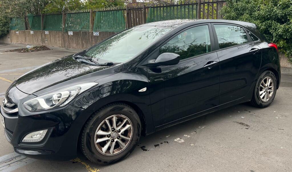 Hyundai I30 1.6 Crdi Blue Drive Active Euro 5 Ss Black #4