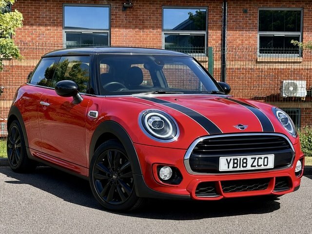 Mini Hatch Cooper Hatchback Red