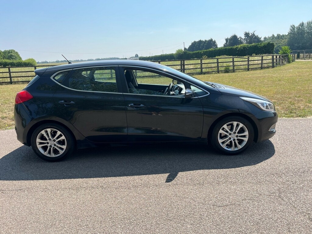 Kia Ceed 1.6 Crdi 2 Ecodynamics Hatchback Black #3