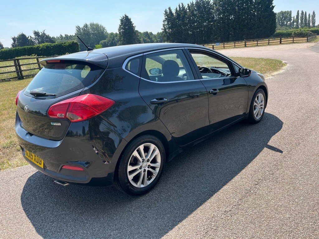 Kia Ceed 1.6 Crdi 2 Ecodynamics Hatchback Black #4