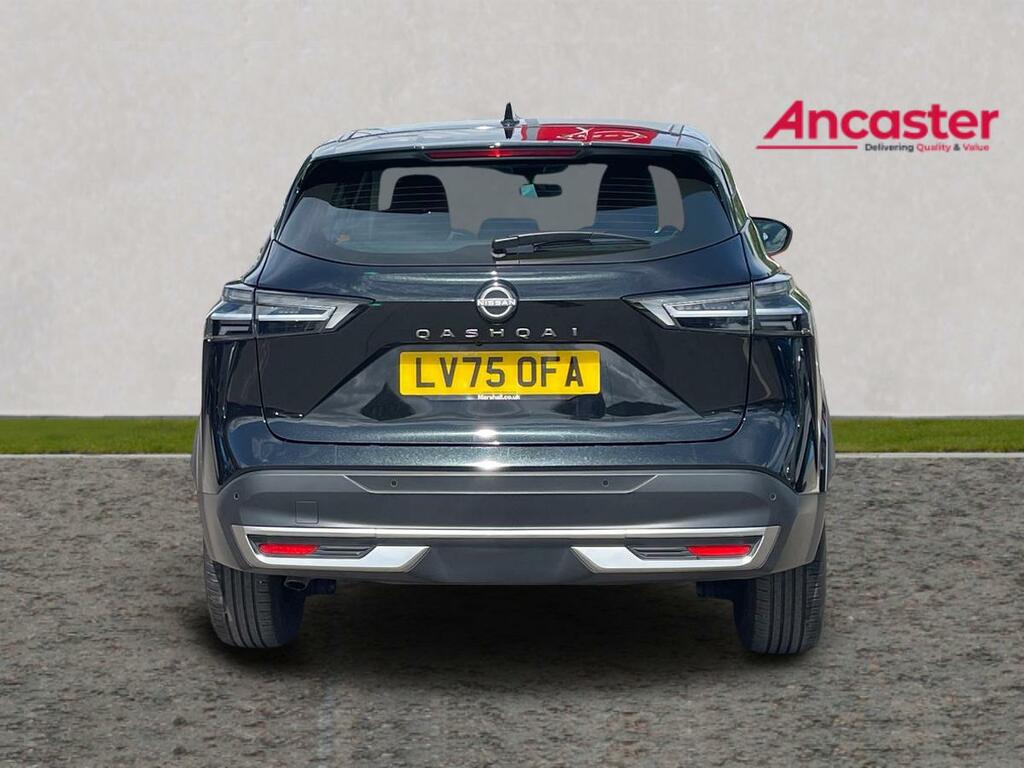 Nissan Qashqai 1.3 Dig-t Mh 158 Acenta Premium Xtronic Black #4