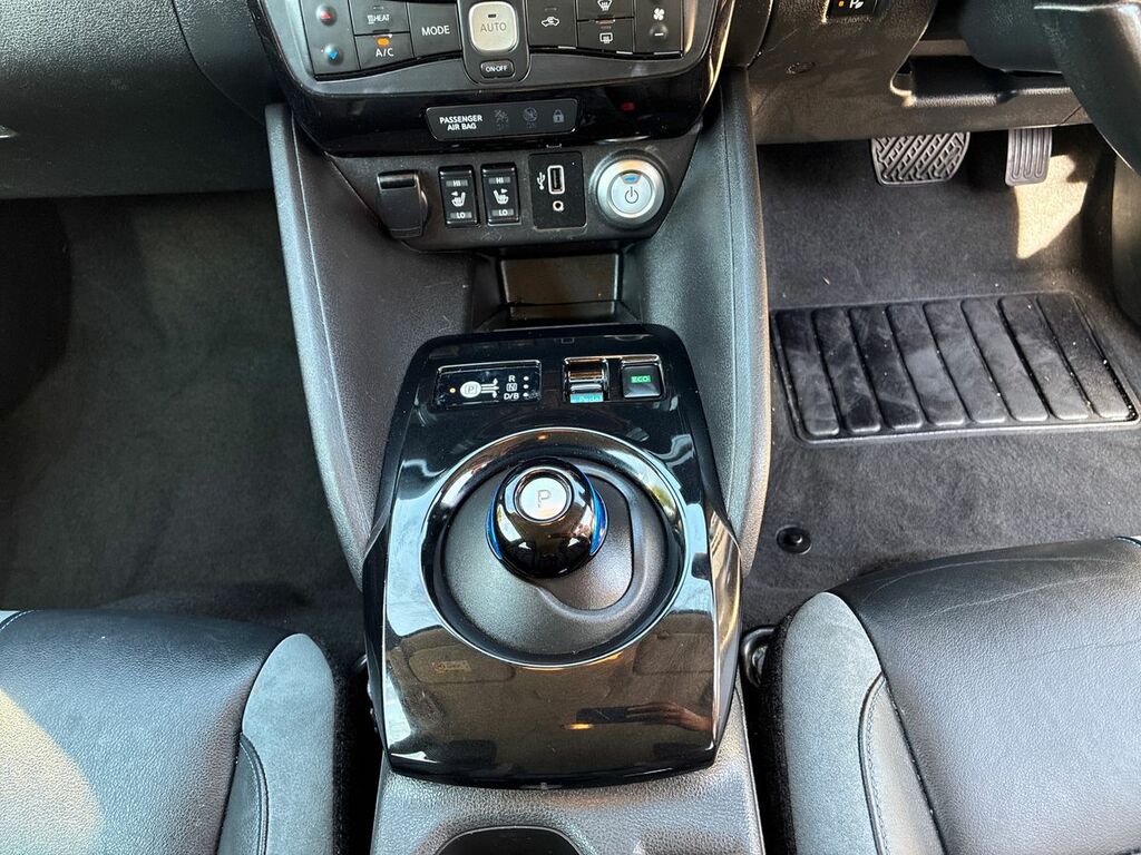 Nissan Leaf N-connecta 148 Bhp Free Road Tax, Low Insuranc Black #13