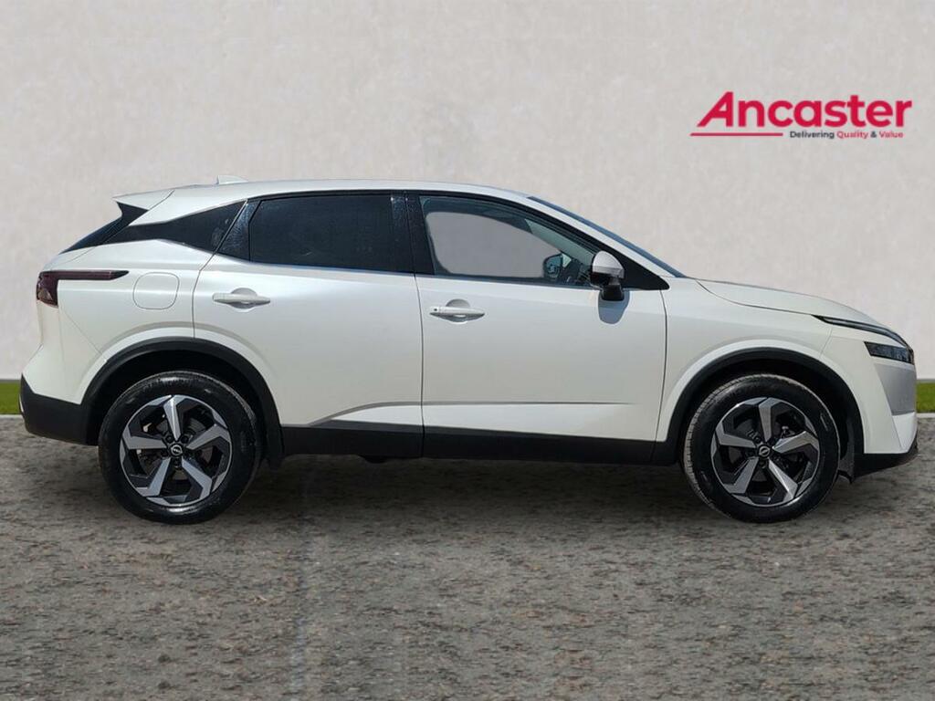 Nissan Qashqai 1.3 Dig-t Mh 158 N-connecta Xtronic LD72JSY White #2