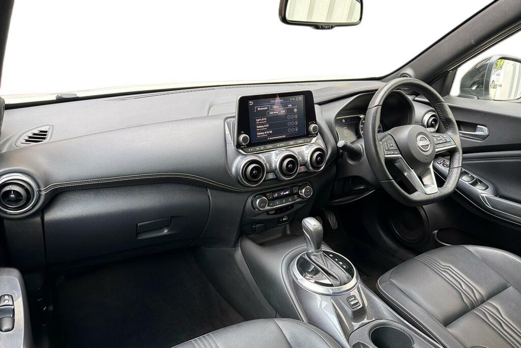 Nissan Juke 1.6 Hybrid Tekna LA72KFL Blue #2