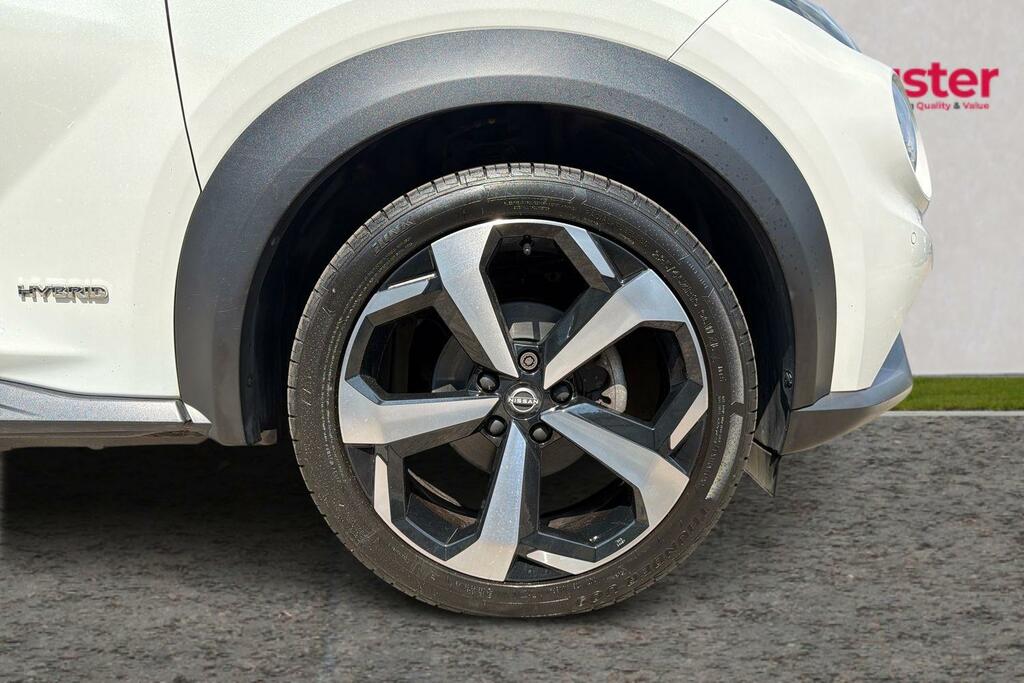 Nissan Juke 1.6 Hybrid Tekna LA72KFL Blue #5