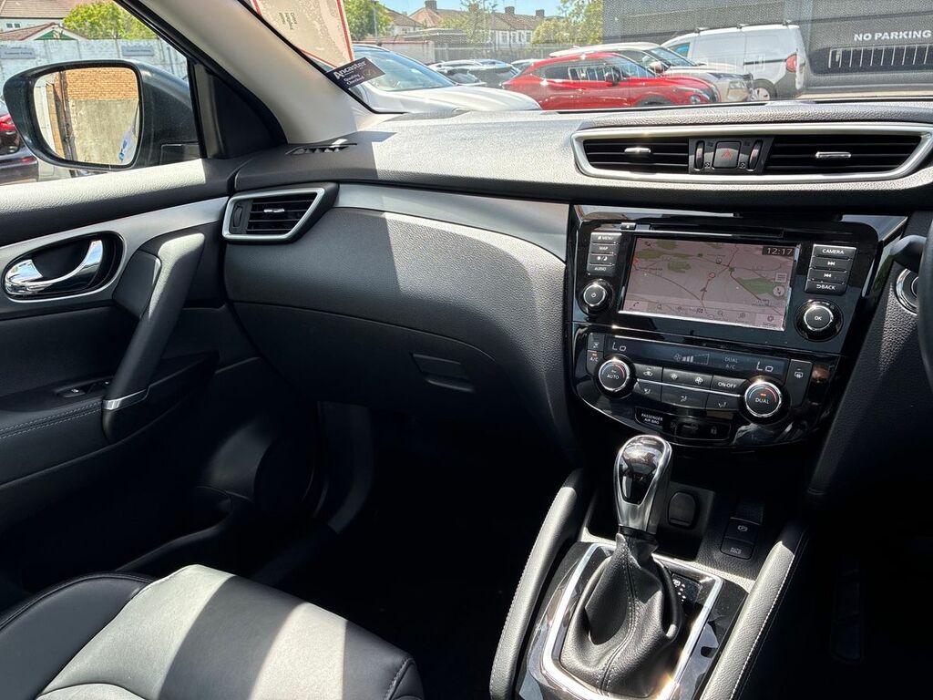 Nissan Qashqai 1.3 Dig-t Mh 158 N-connecta Xtronic White #14