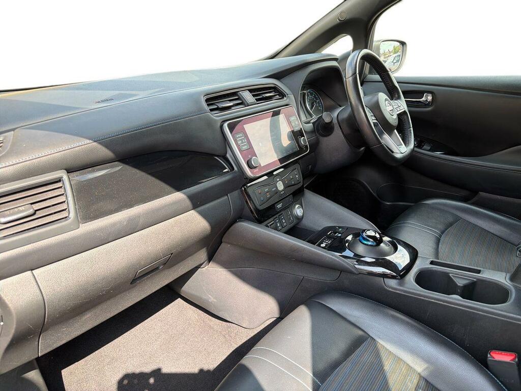 Nissan Leaf 39Kwh Acenta Red #13