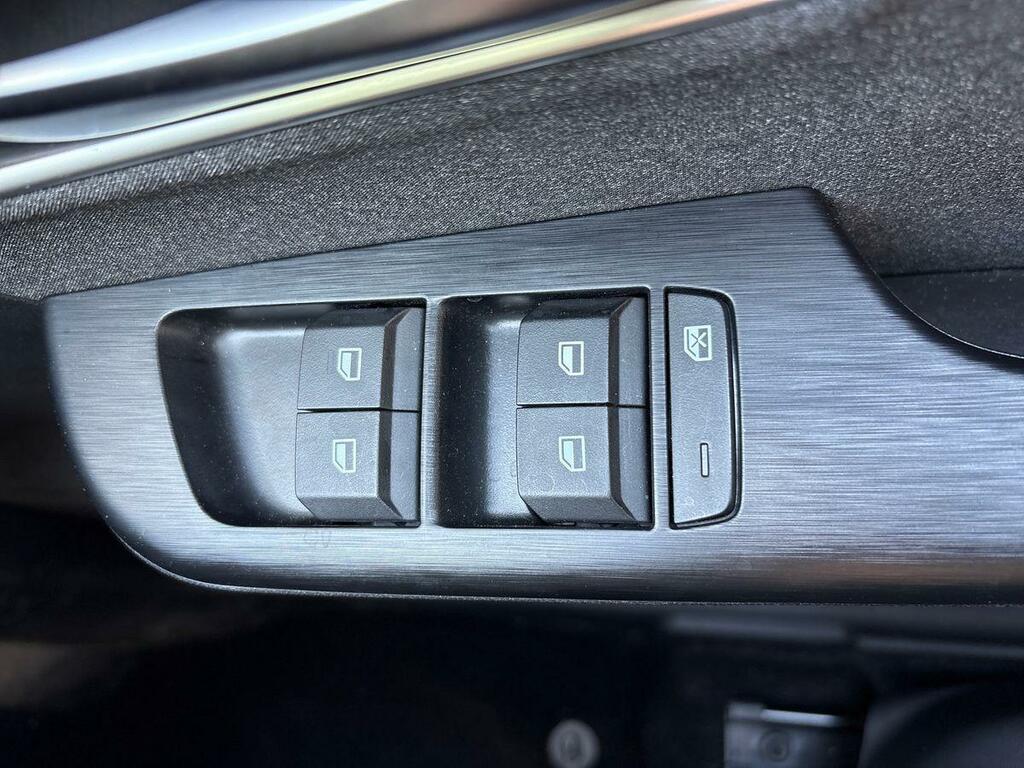 MG ZS 1.5 Hybrid Trophy White #16