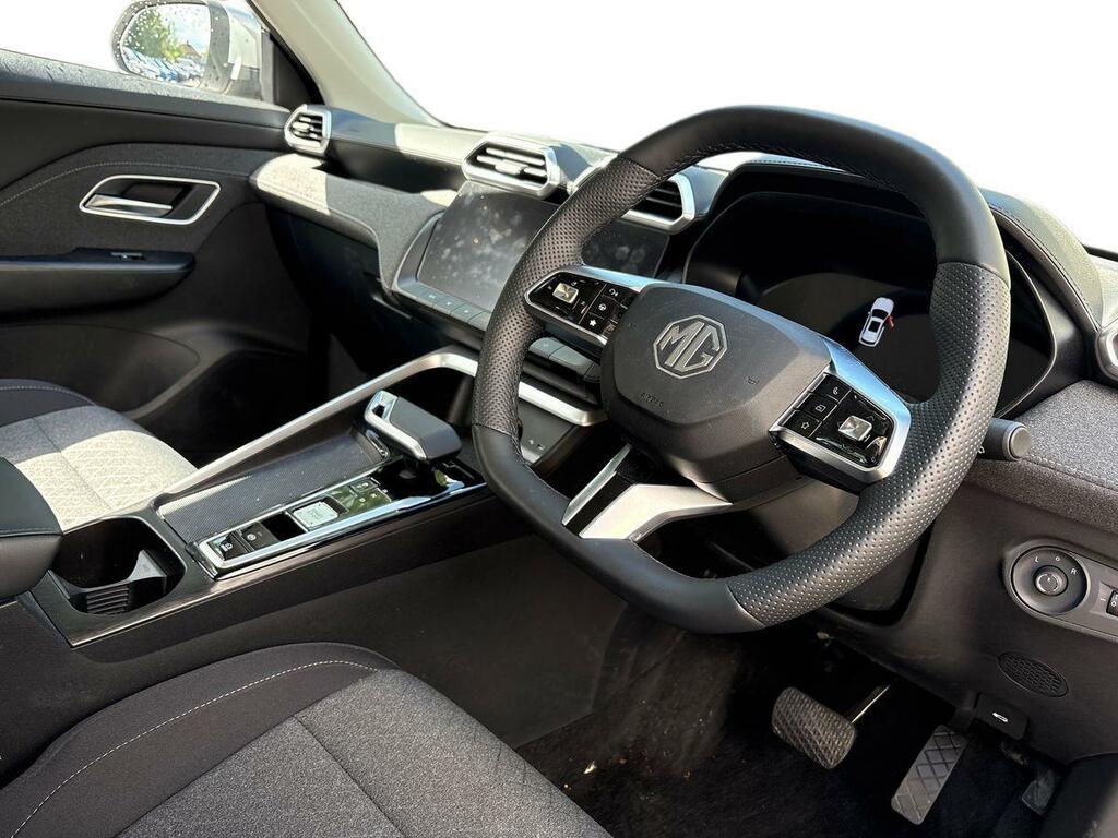 MG ZS 1.5 Hybrid Trophy White #10