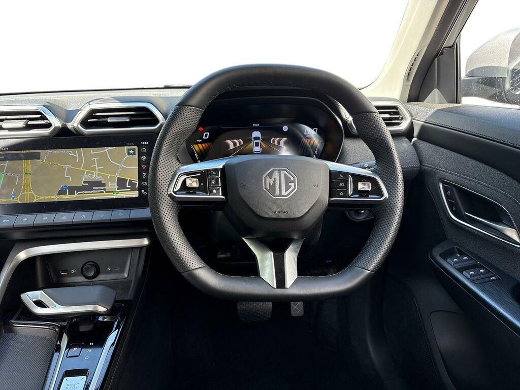 MG ZS 1.5 Hybrid Trophy White #11