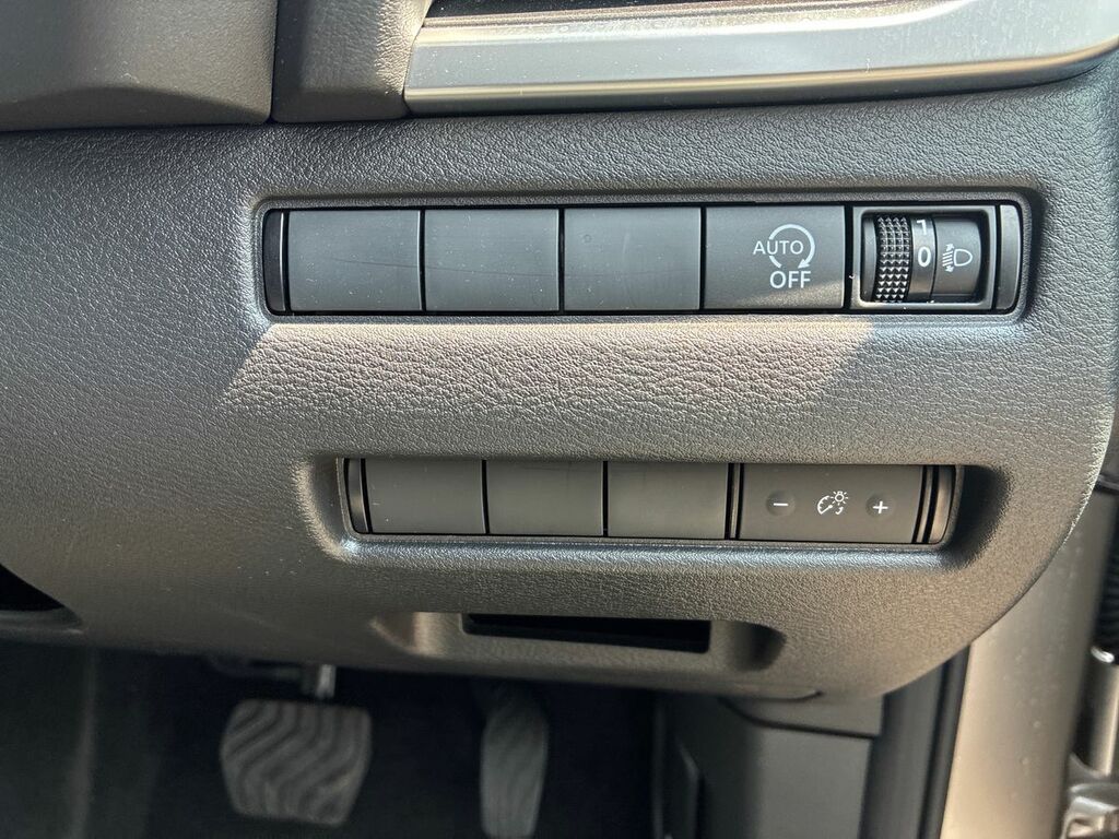 Nissan X-Trail Tekna Silver #26