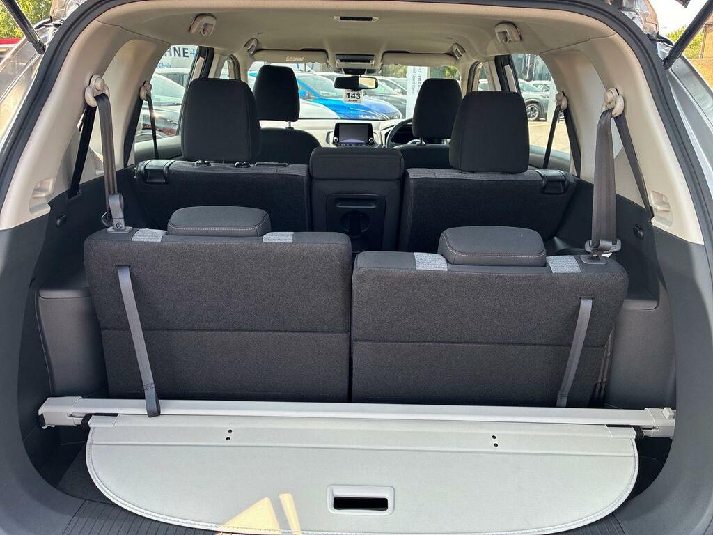 Nissan X-Trail Tekna Silver #25