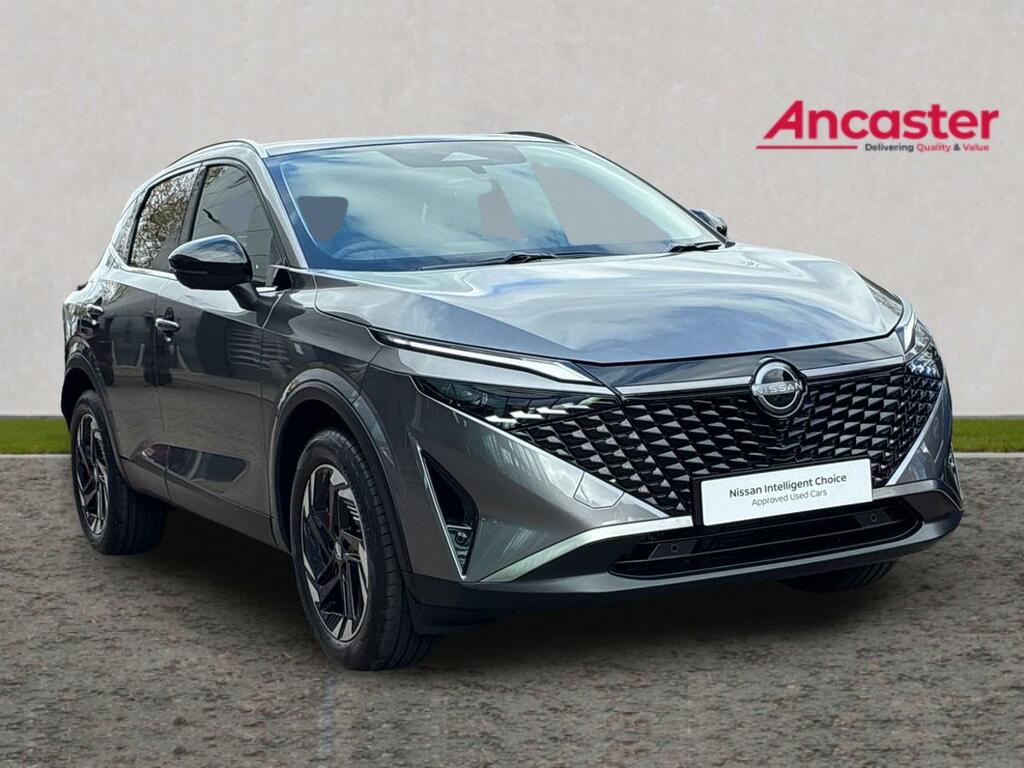 Nissan Qashqai Hatchback Black #1