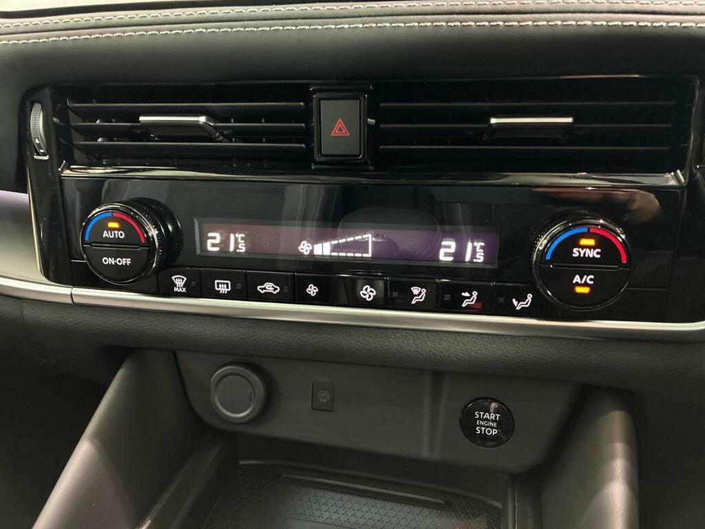 Nissan Qashqai Hatchback Black #15
