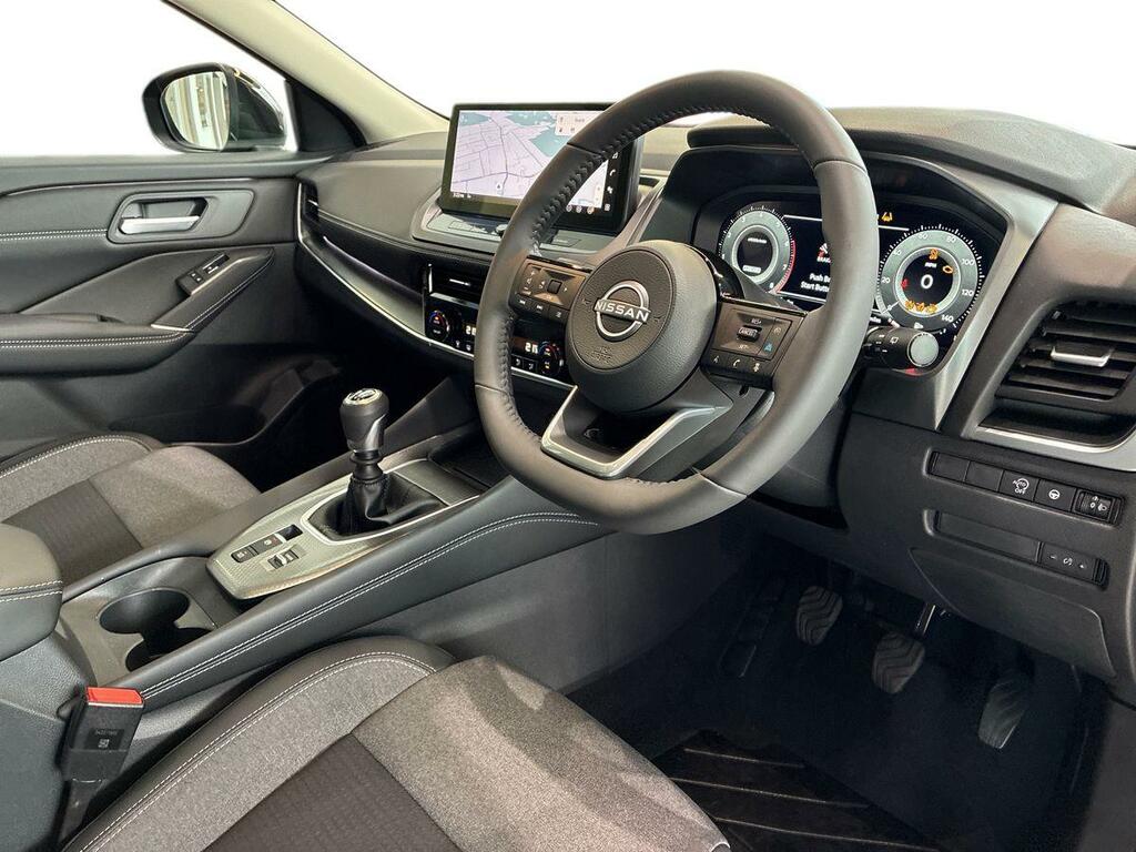 Nissan Qashqai Hatchback Black #10