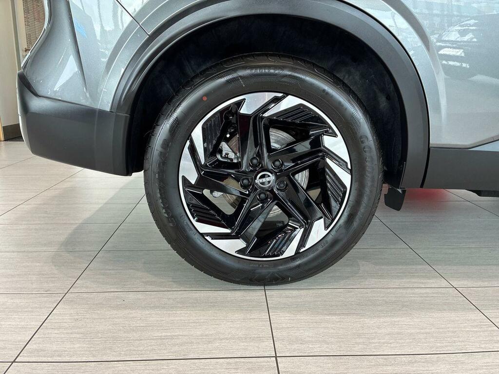 Nissan Qashqai Hatchback Black #9